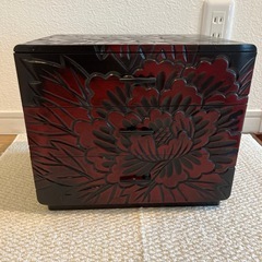 鎌倉彫　総柄彫　牡丹小物入れの画像