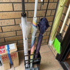 9月18日まで　傘立ての画像
