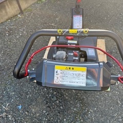 小型エンジン式除雪機 Briggs ＆ Stratton 1222EEの画像