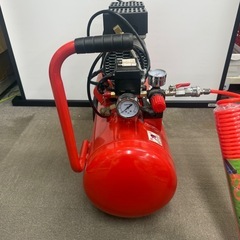 2021年製　KENOH 静音オイルレス　エアーコンプレッサー　KSL-4130　ホース、エアガン新品！の画像