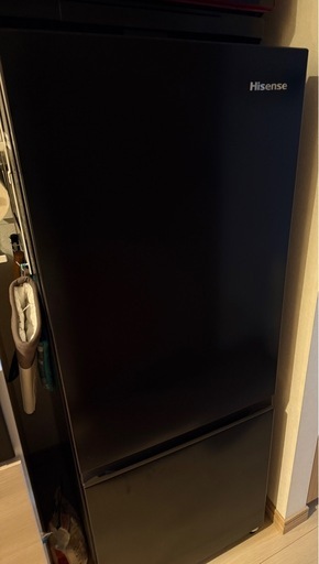 ハイセンス 冷蔵庫 幅48.1cm 162L 自動霜取り 一人暮らし スリム 大容量冷蔵室 耐熱トップテーブル 右開き 2ドア コンパクト HR-D15FB ブラック