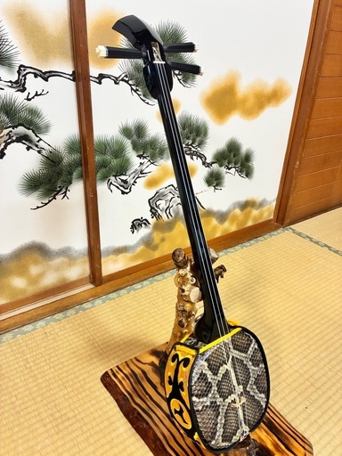 沖縄三線 エーマクルチ 本蛇皮一枚張り！ 米須三線店】沖縄三線 本蛇