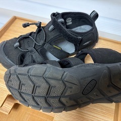 keenサンダルの画像