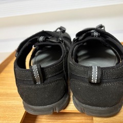 keenサンダルの画像