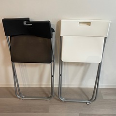 IKEA 折り畳みチェア2脚セットの画像