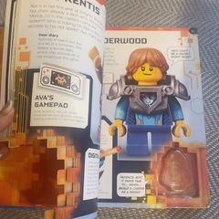 LEGO NEXO KNIGHTS 英語絵本　age6+の画像
