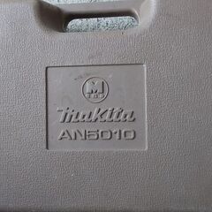 エアー釘打ち機(ジャンク品)&同使用釘束の画像