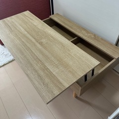 昇降式テープルの画像