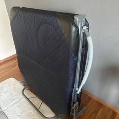 値下げ可
折りたたみベッド の画像