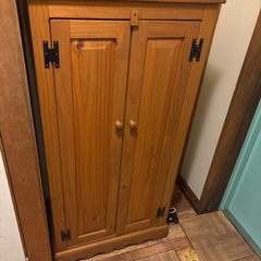 カントリー収納棚の画像