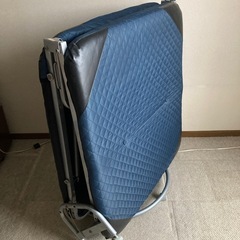 折りたたみベッドの画像