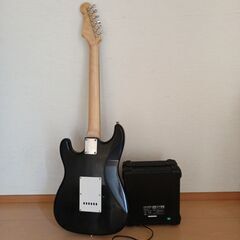 エレキギターとアンプの画像