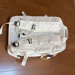 美品　２ウェイリュック　オフホワイトの画像