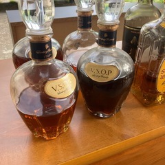 ブランデー　ウィスキー　泡盛　焼酎　古酒　タンス　棚の画像
