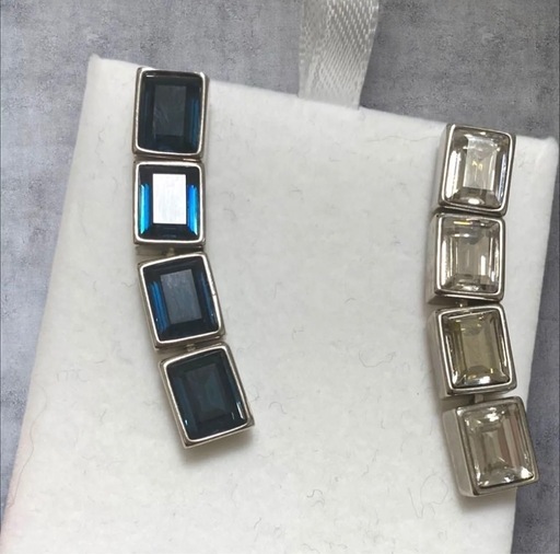 スワロフスキー　Fluid Pierced ピアス
