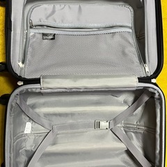 スーツケースSサイズ
34-39リットル（機内持ち込み可）の画像