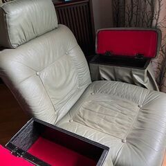 360度回転できる　そして　背もたれの角度も調整できる 　本革レザー座椅子　の画像