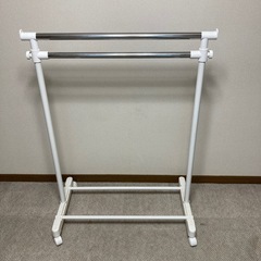 ハンガーラックの画像