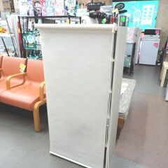5段 収納棚 ロールスクリーン付き 高125×幅62㎝ 木目調 本棚 棚板調整可能 西岡店の画像