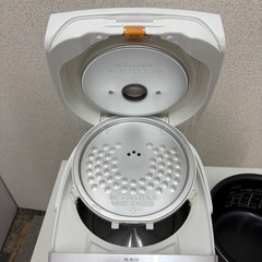 ⭐️取り引き限定⭐️ ZOJIRUSHI 炊飯器 2019年 5.5合 NL-BC05の画像