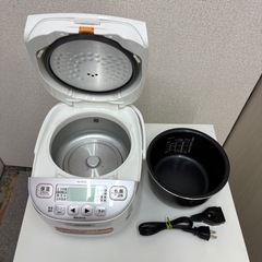 ⭐️取り引き限定⭐️ ZOJIRUSHI 炊飯器 2019年 5.5合 NL-BC05の画像