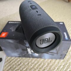 JBL CHARGE ESSENTIAL Bluetooth スピーカーの画像