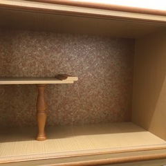 ガラス引き戸の和風飾り棚   の画像