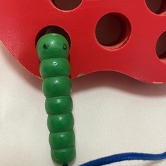 りんご　ひも通し　知育玩具　木のおもちゃの画像