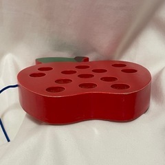 りんご　ひも通し　知育玩具　木のおもちゃの画像