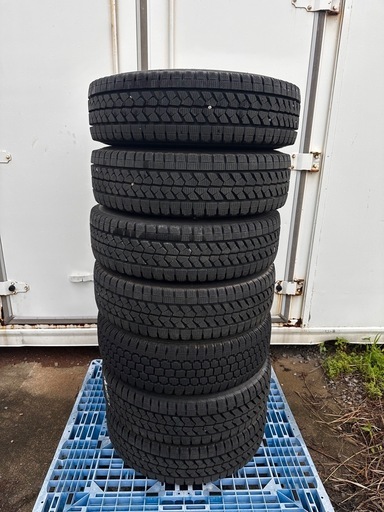 トヨタ　コースター　スタッドレスタイヤ