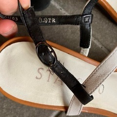 STACCATO モルスリングシリンダーヒールサンダルの画像
