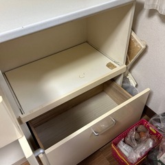 食器棚の画像