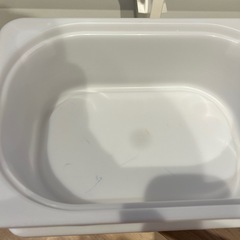 IKEAおもちゃ収納棚とボックス4つの画像