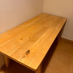 ダイニングテーブルの画像