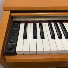 お買い得♪ ヤマハの電子ピアノYDP160の画像