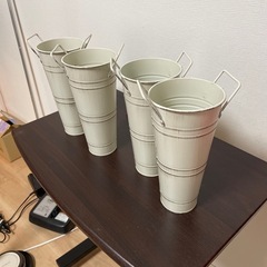 ブリキビンテージ花瓶の画像