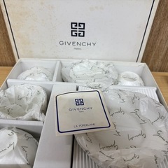 ◎ジバンシー コーヒーカップ & ソーサー 5脚セット 未使用ギフト保管品 箱等汚れ劣化あり うち使いにどうぞ
の画像