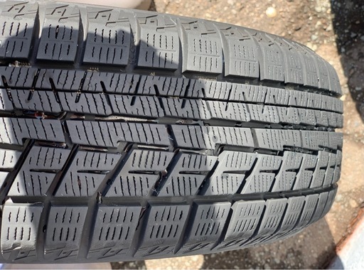 スタッドレスタイヤ2022年製