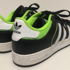 【中古品】adidas アディダス VARIAL LOWバリアル ロー スニーカー 26.5ｃｍ ブラック ネオングリーン メンズの画像