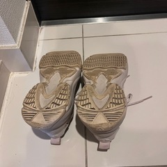 adidas ライトピンク　スニーカーの画像