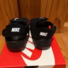 新品　未使用　キッズ　NIKE サンダルの画像