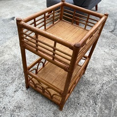 ラタン　棚　シェルフ　昭和レトロ　アンティーク　ビンテージ　ヴィンテージ　収納棚　　カゴ　2段　二段　収納カゴの画像