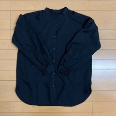 GU ブラウスの画像