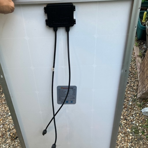 ソーラーパネル　100w