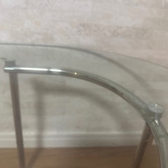 韓国風 カフェ ガラステーブルの画像
