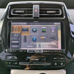★ワンオーナー！H28年！プリウス 50「S」禁煙車！低走行4.9万㌔！アルパイン9インチナビ！Bluetooth！LEDライト！Bカメラ！タイヤ溝多い！の画像