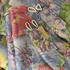 美品　花柄カーテン2枚とクロス の画像