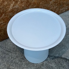 ⚪️丸型サイドテーブル　コーナーテーブル　ミニテーブル　ナイトスタンド　コーヒーテーブル　ローテーブル　モダン　グラス　軽量　金属製　白　ホワイト　white 小型家具　生活雑貨　小物置き　個性的　デザイン家具の画像