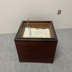 J7Y2299 火鉢 木製 灰付 火箸付 和 煎茶 茶道具 家具 古道具 古物 骨董 古美術 アンティーク レトロ 昭和 年代物 現状の画像