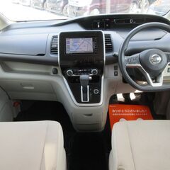 日産　セレナ　Ｘ★1年保証★ロードサービス付　社外ＳＤナビ　地デジ　バックカメラ　Ｂｌｕｅｔｏｏｔｈ　左側パワースライド　クルコン　ＥＴＣ　アイドリングストップ　インテリキー　オートエアコン　オートライトの画像